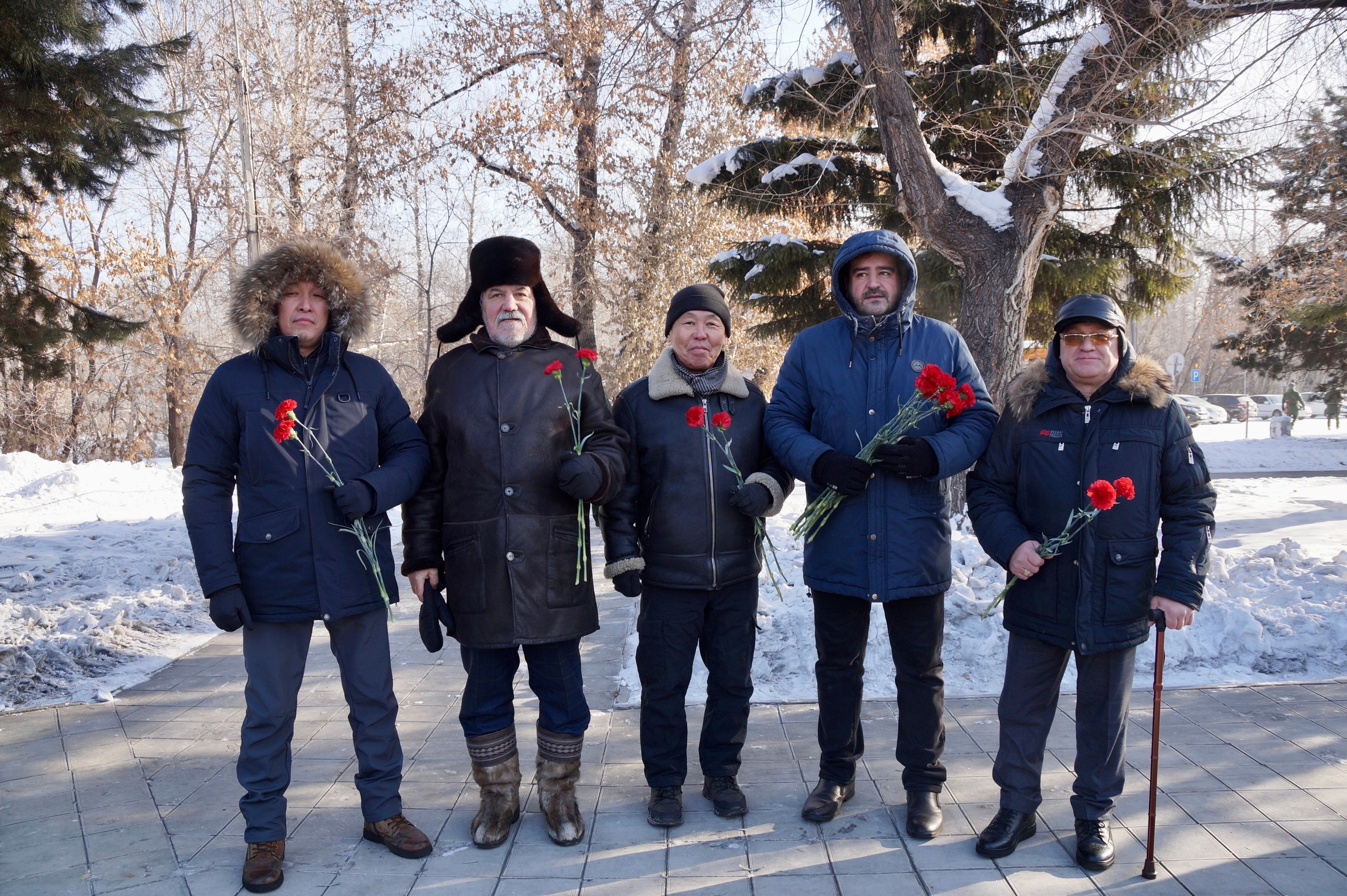 Депутаты Хурала представителей приняли участие в торжественном митинге, посвящённом Дню памяти о россиянах, исполнявших служебный долг за пределами Отечества