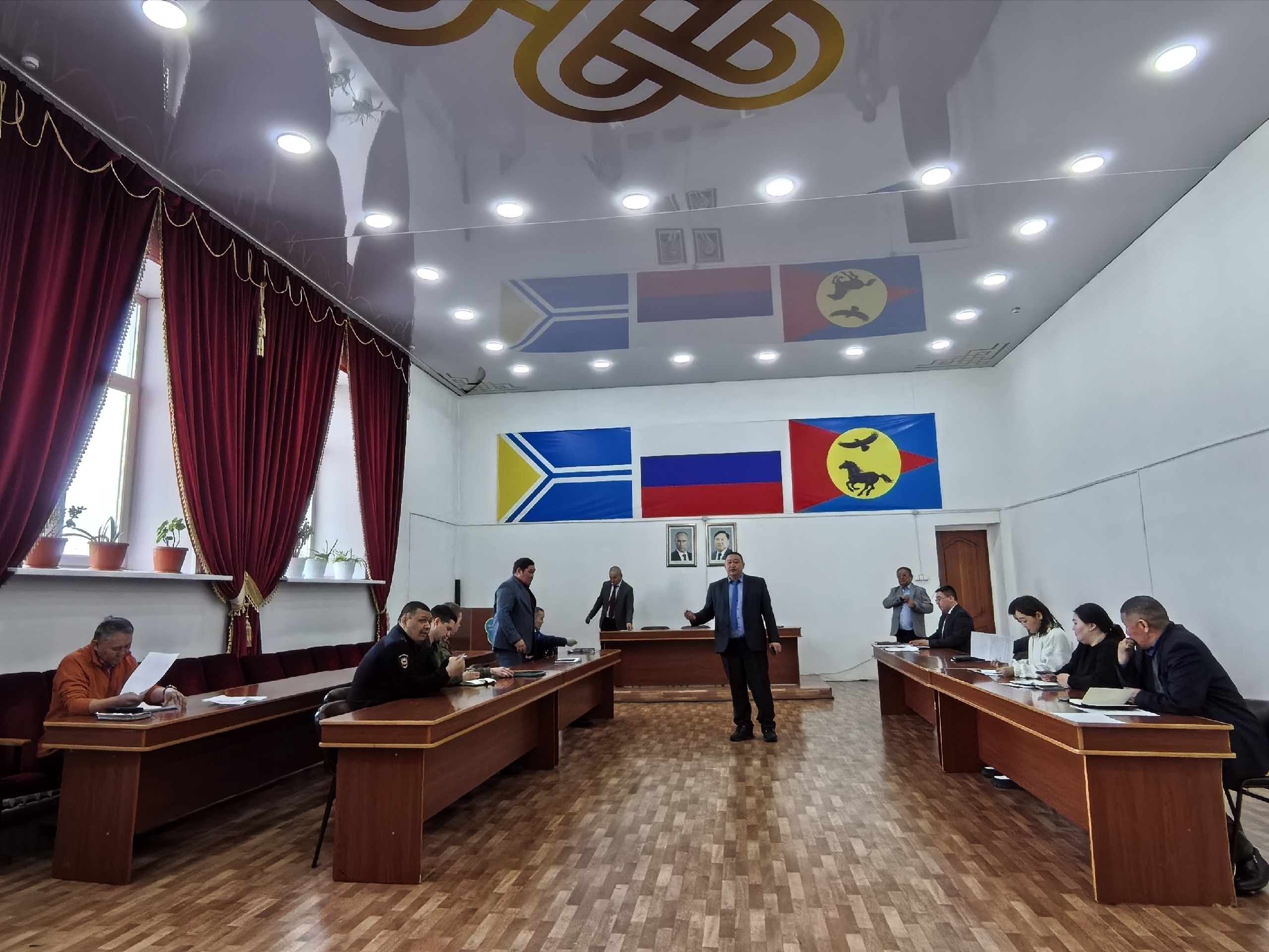 Вице-премьер Шолбан Сендаш провел ряд встреч в Тес-Хеме по вопросам правопорядка