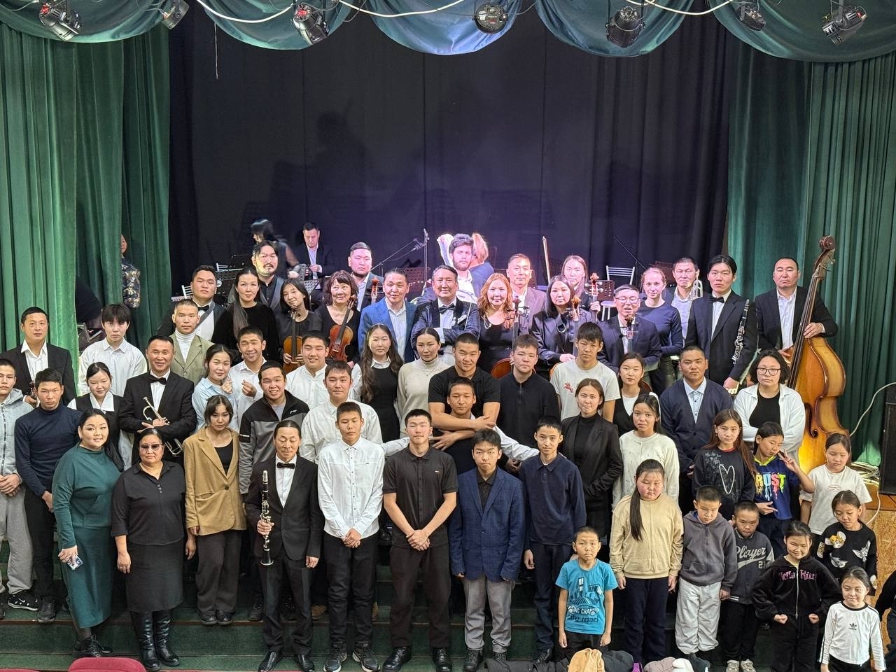 Тувинский симфонический оркестр на гастролях в Эрзине