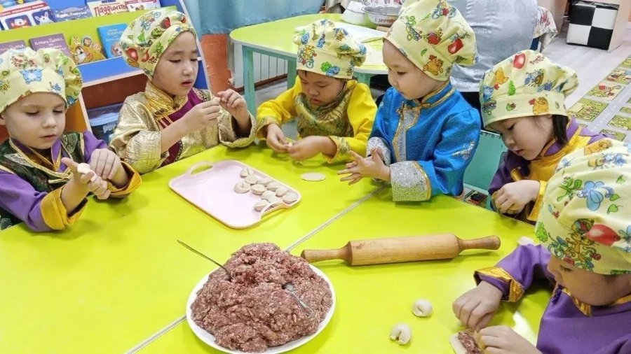 В Туве маленькие воспитанники Детского дома присоединились к акции «Лепи добро»