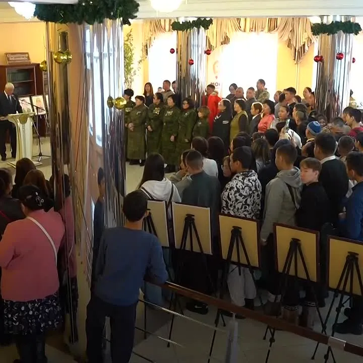 Ярмарка «Выбирай СВОе»: поддержка начинаний участников СВО и членов их семей <p>В Кызыле прошла особенная ярмарка-выставка «Выбирай СВОе», объединившая более 30 предпринимателей — участников СВО и членов их семей