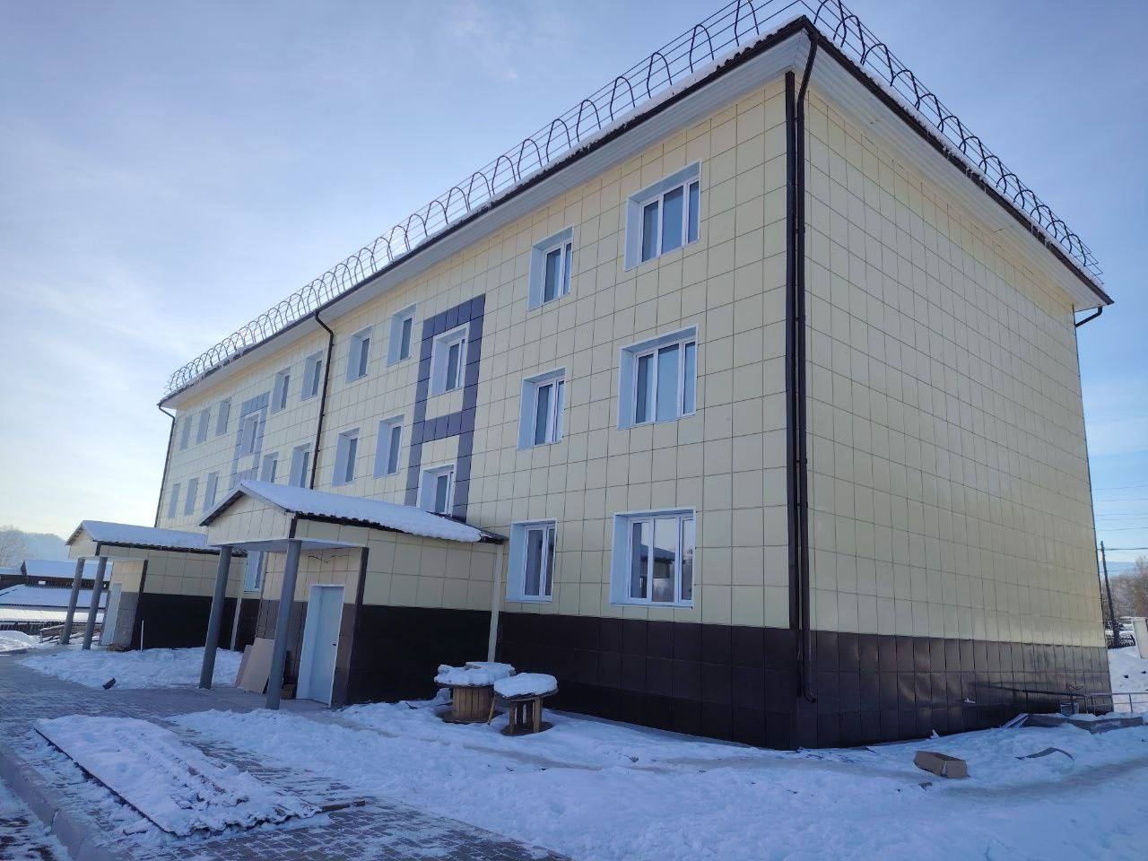 В посёлке Хову-Аксы ввели в эксплуатацию новый трёхэтажный жилой дом