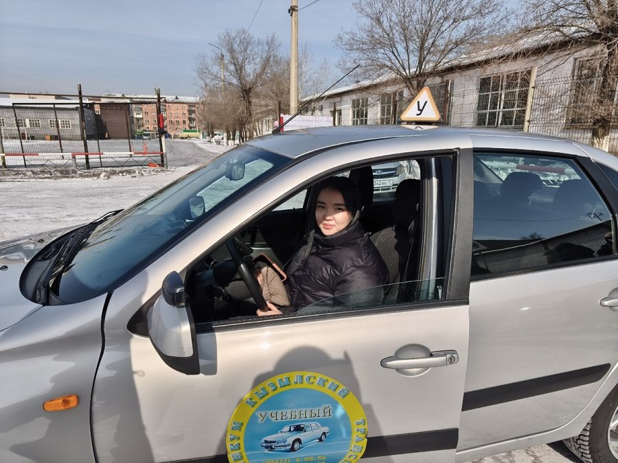 В Туве назвали победительниц Республиканского чемпионата по автомногоборью "АвтоЛеди-2026"