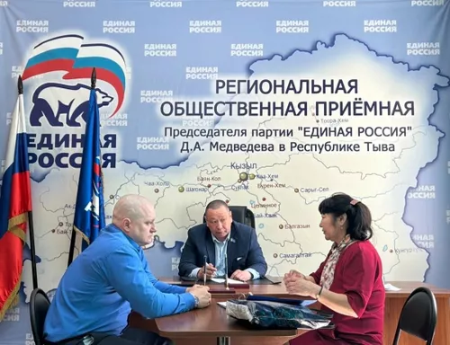 Депутаты помогают жителям с водоснабжением в микрорайоне Спутник