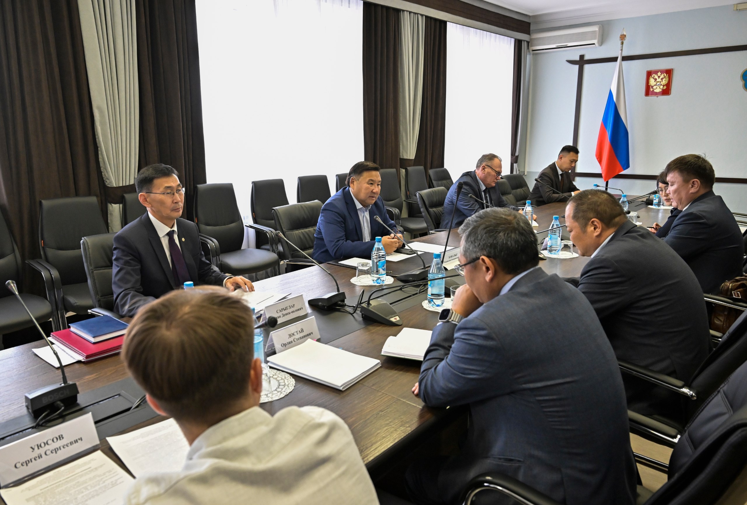 По итогам рабочей командировки в Москву обсудили приоритетные задачи на ближайшее время. Определил конкретные задачи для министерств и ведомств для дальнейшей проработки с федеральными министерствами. В частности, это крупные проекты по строительству объе По итогам рабочей командировки в Москву обсудили приоритетные задачи на ближайшее время. Определил конкретные задачи для министерств и ведомств для дальнейшей проработки с федеральными министерствами. В частности, это крупные проекты по строительству объе