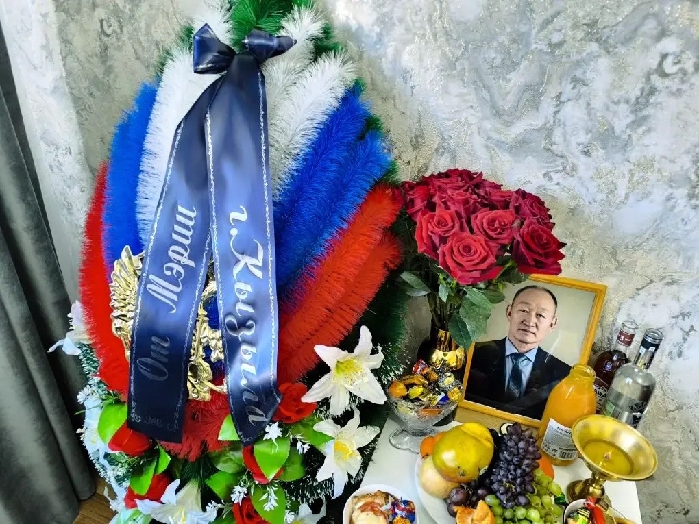 Герои Республики: Город Кызыл Провожает в Последний Путь Погибших Защитников