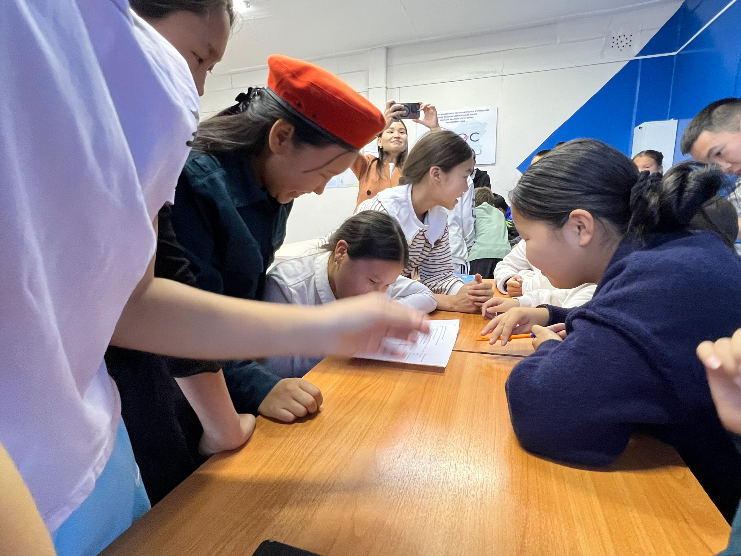 Сегодня Комиссия по делам несовершеннолетних и защите их прав при администрации Каа-Хемского района в составе консультанта-секретаря КДНиЗП Максим Ю.П., методиста Управления образования Монгуш С.А., методиста Управления культуры Куулар Ю.Т. и специалиста  Сегодня Комиссия по делам несовершеннолетних и защите их прав при администрации Каа-Хемского района в составе консультанта-секретаря КДНиЗП Максим Ю.П., методиста Управления образования Монгуш С.А., методиста Управления культуры Куулар Ю.Т. и специалиста