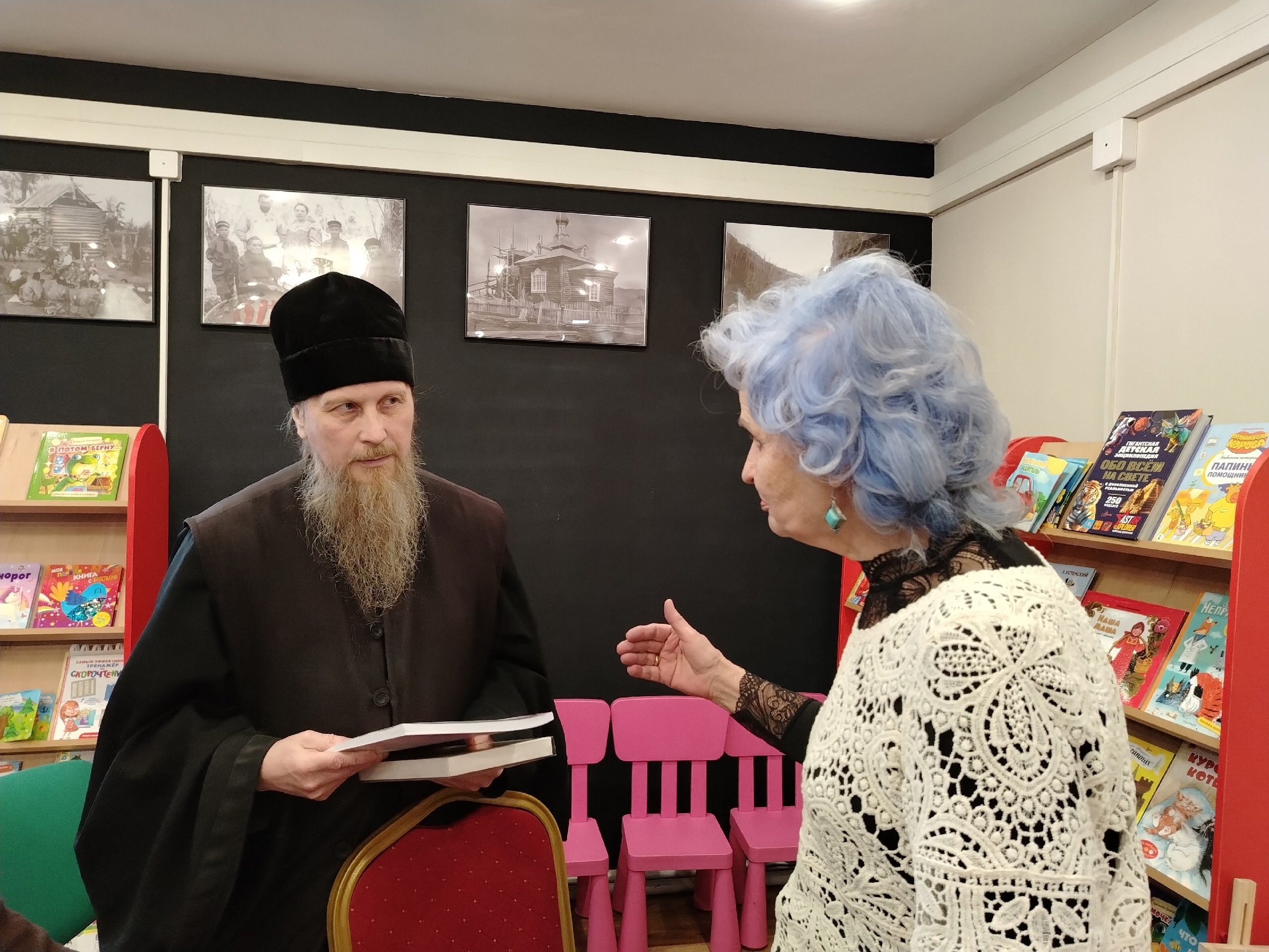 В библиотеке Пий-Хемского района представили новую краеведческую книгу