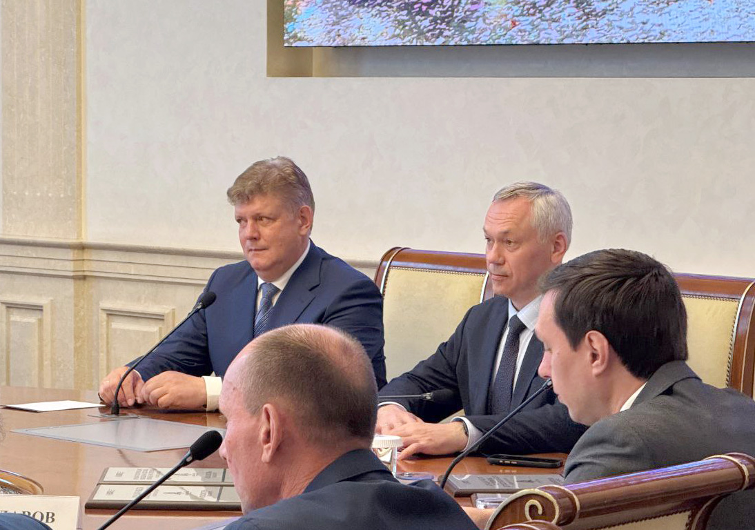 Полномочный представитель поздравил тренерский штаб и команду волейбольного клуба «Локомотив» с победой в Кубке России Полномочный представитель поздравил тренерский штаб и команду волейбольного клуба «Локомотив» с победой в Кубке России