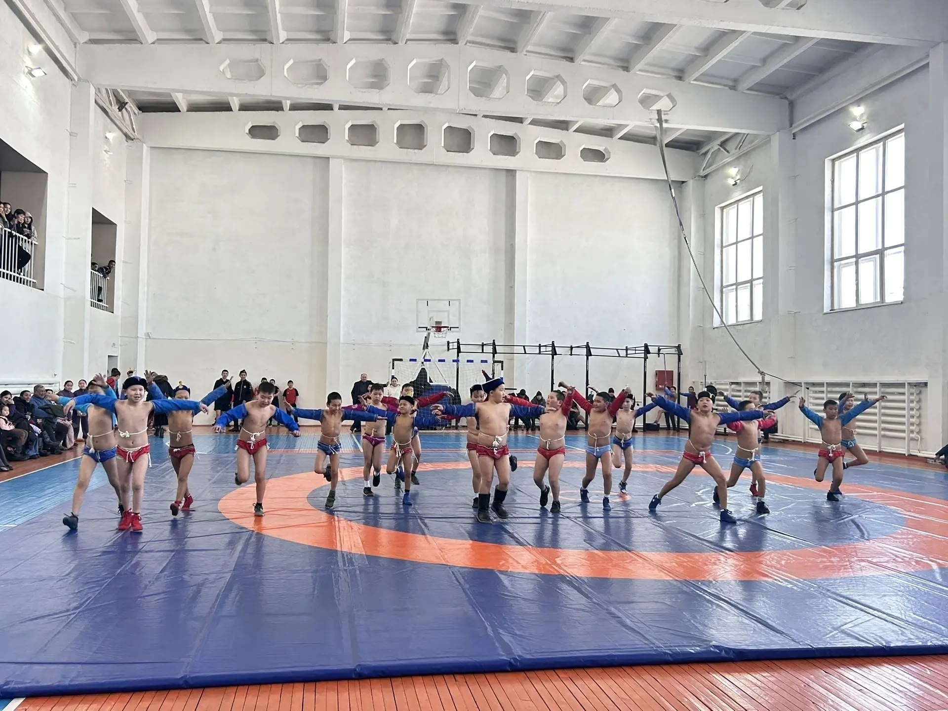 В Каа-Хемском районе прошел турнир по хурешу среди юных борцов