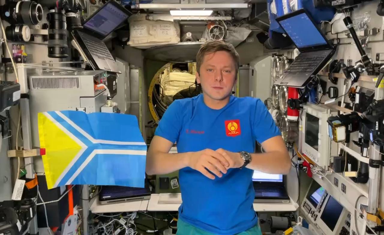 Глава Тувы поздравил с 35-летием космонавта-испытателя Роскосмоса Кирилла Пескова