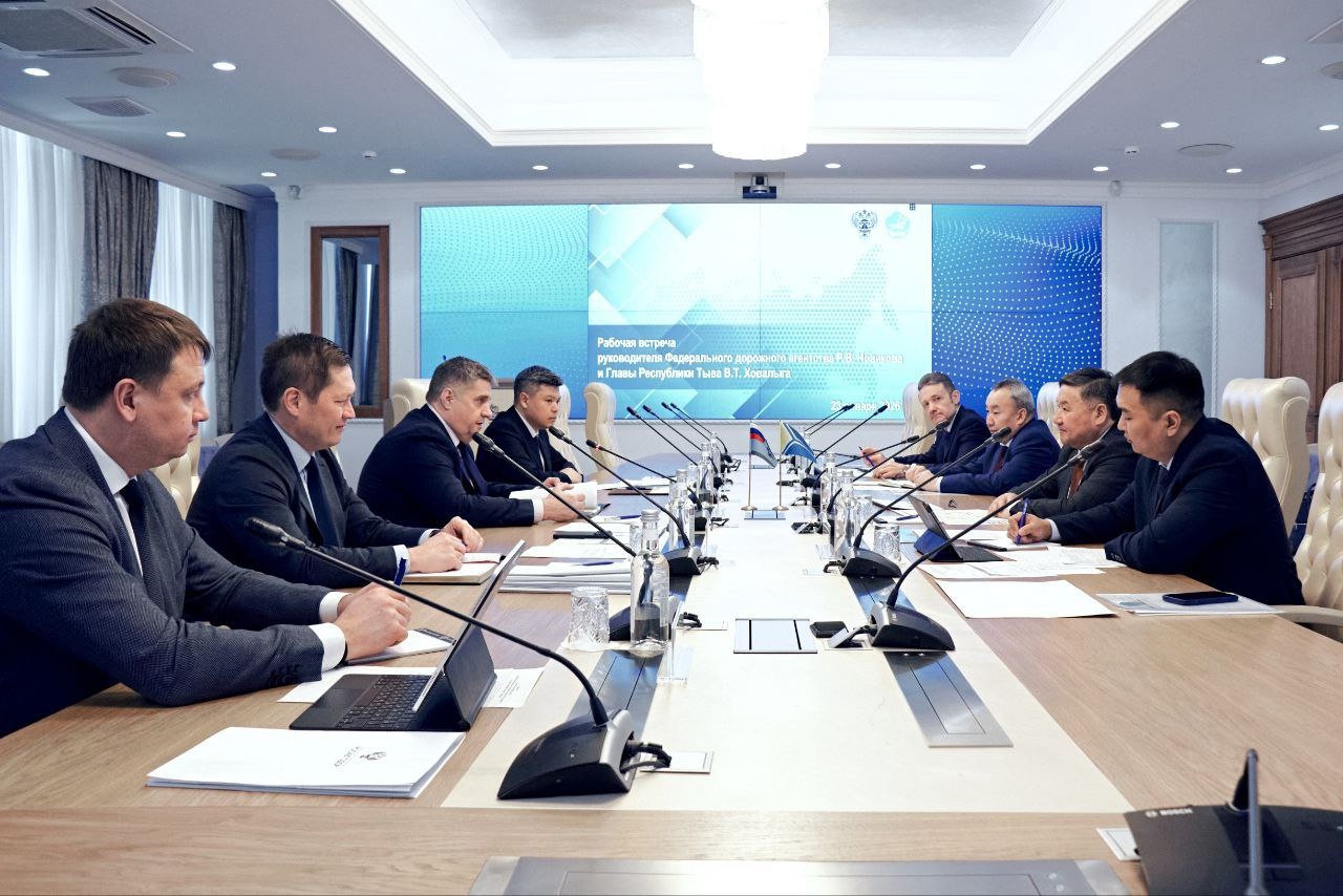 Еще одна важная встреча состоялась в центральном аппарате Росавтодора с руководителем Федерального дорожного агентства Романом Новиковым