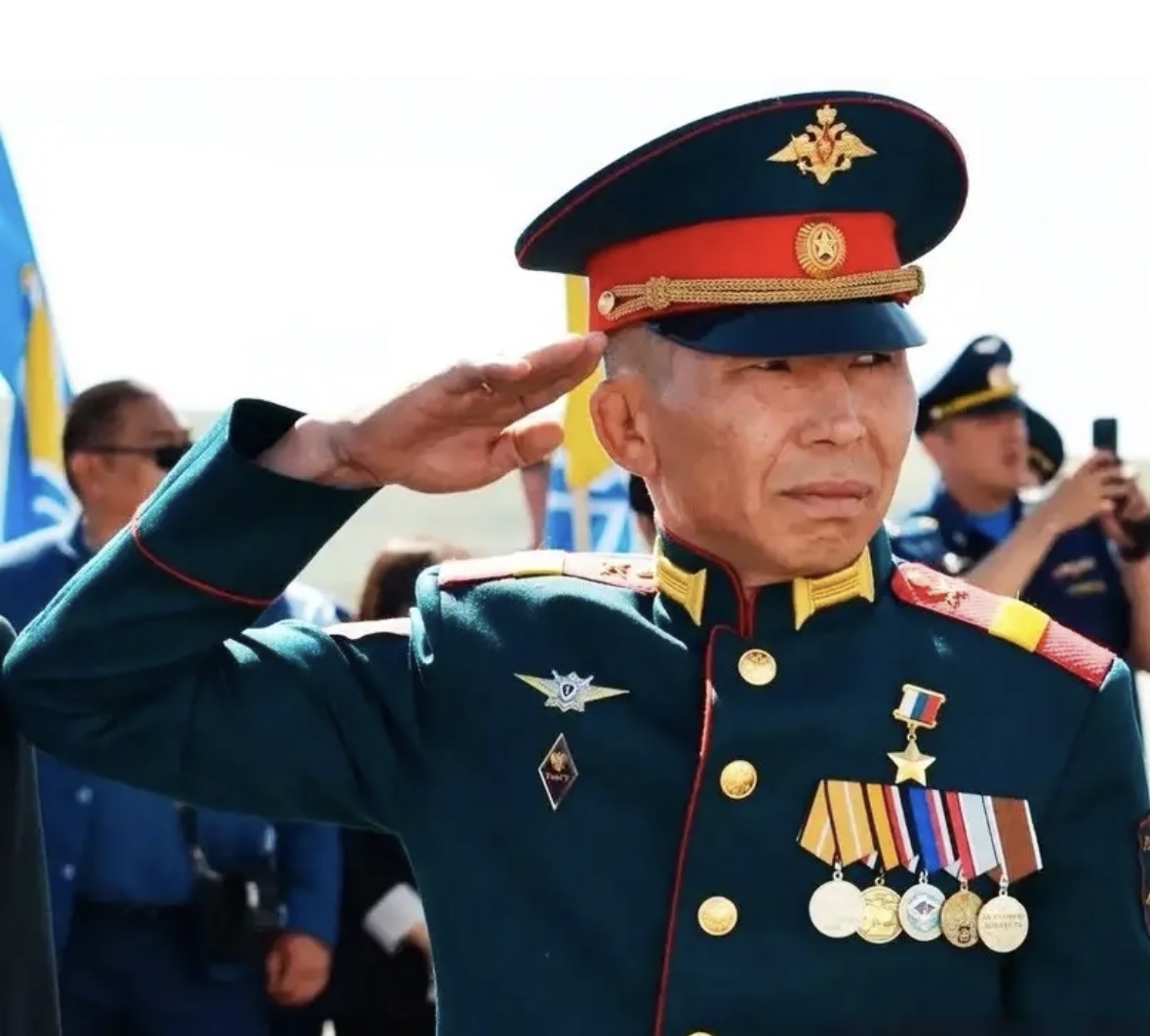 Герой России Мерген Донгак принимает поздравления с днем рождения в День защитника Отечества