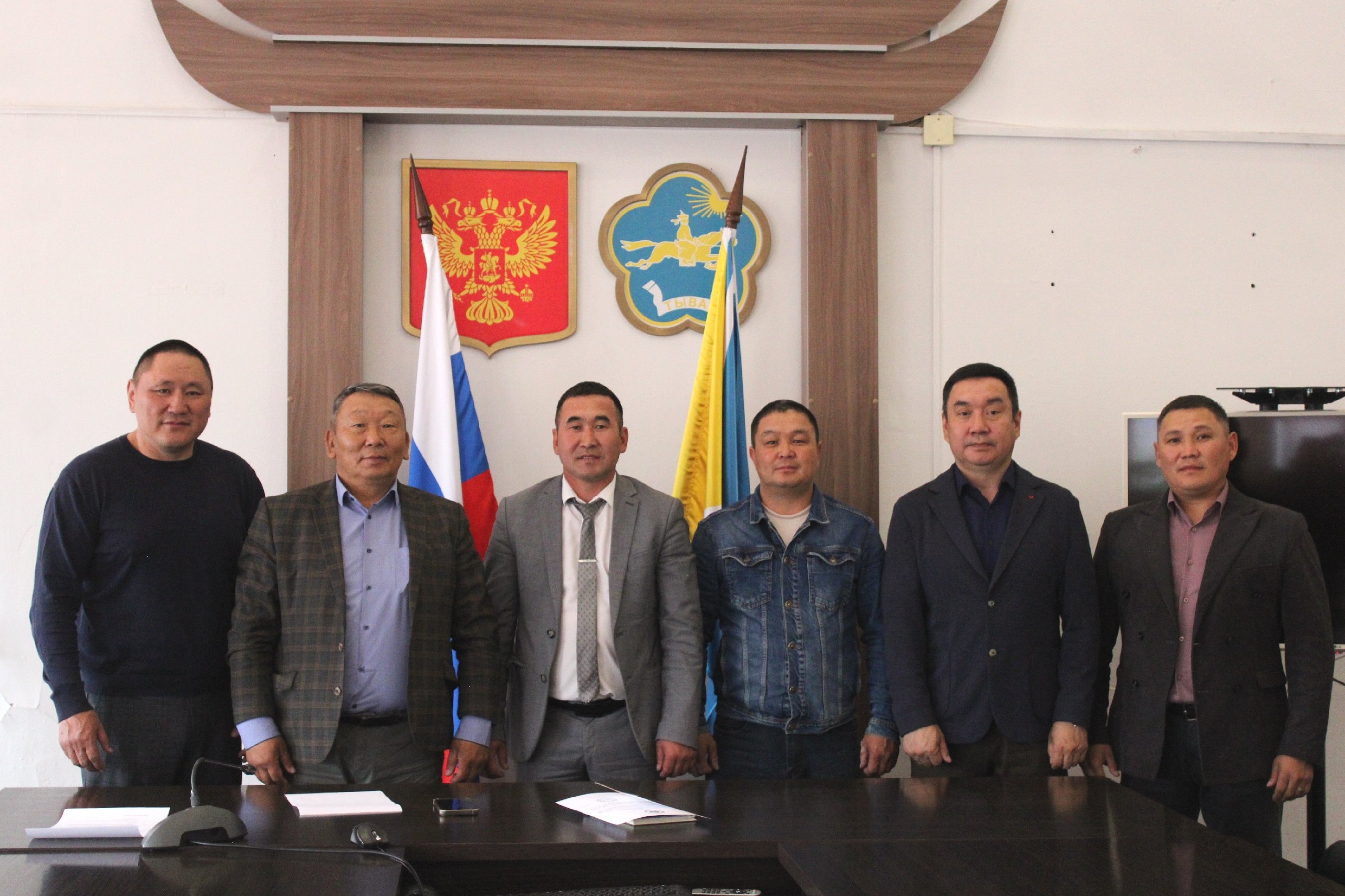 Чөөн-Хемчик девискээринде Сүме шөлүнге болуп эртер «Алдан маадырларның салгалдары» деп Фестивальды бо чылын Өвүр кожуун март 11-де организастап эрттирер. Ону барыын кожууннарның удуртукчулары-биле Өвүрнүң даргазы Айдыс Куулар баштаан удуртукчулар дугуржуп