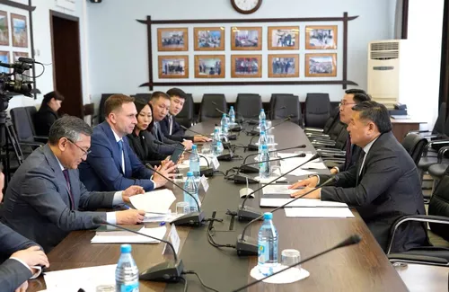 Глава Тувы обсудил совместные проекты с руководством Сбера Глава Тувы обсудил совместные проекты с руководством Сбера