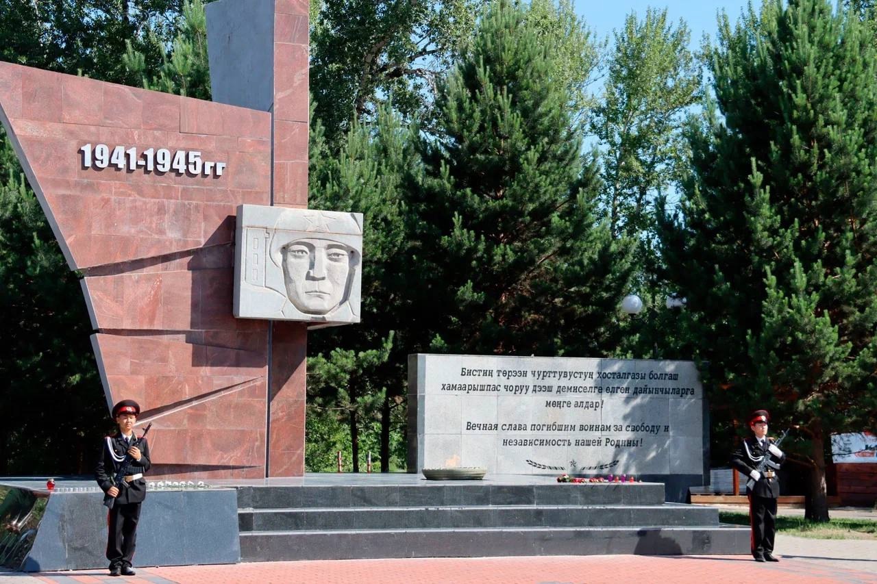 Владислав Ховалыг: «В этот день мы чтим память тех, кто первым принял на себя удар вероломного врага» Владислав Ховалыг: «В этот день мы чтим память тех, кто первым принял на себя удар вероломного врага»