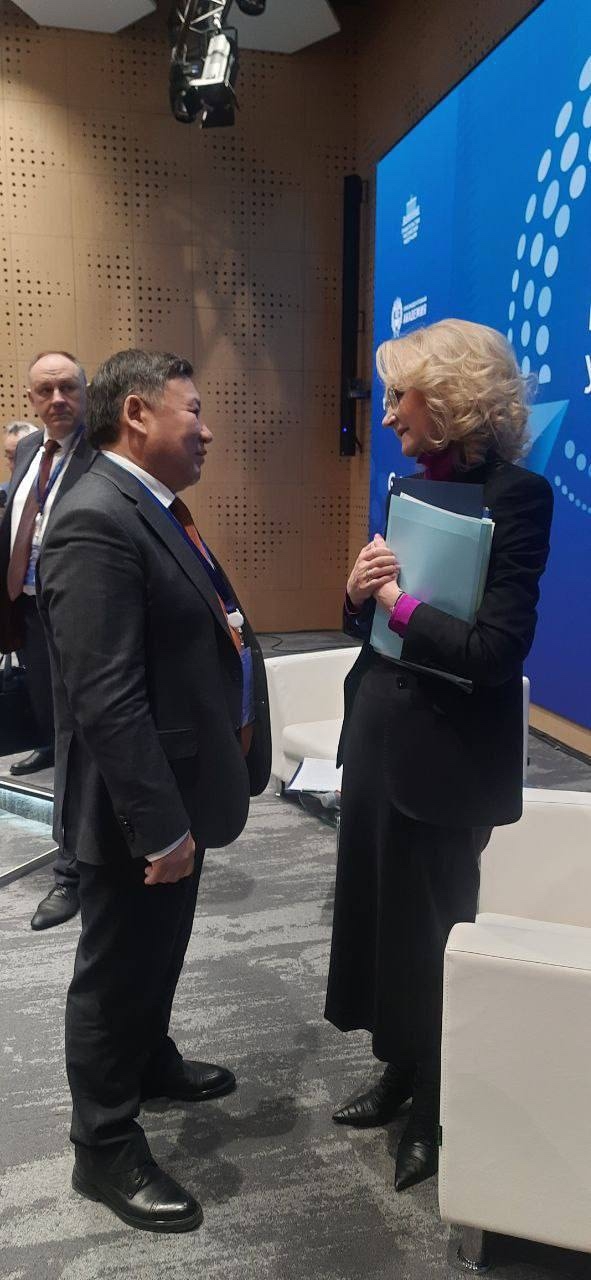 В рамках второго дня первого Международного конгресса госуправления принял участие в круглом столе, посвященной развитию социальной сферы, под председательством заместителя Председателя Правительства РФ Татьяны Голиковой