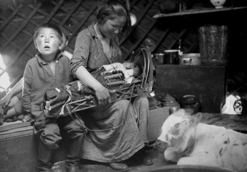 Неприкосновенность и мудрость: этнографы раскрыли секреты статуса женщины в традиционной культуре тувинцев