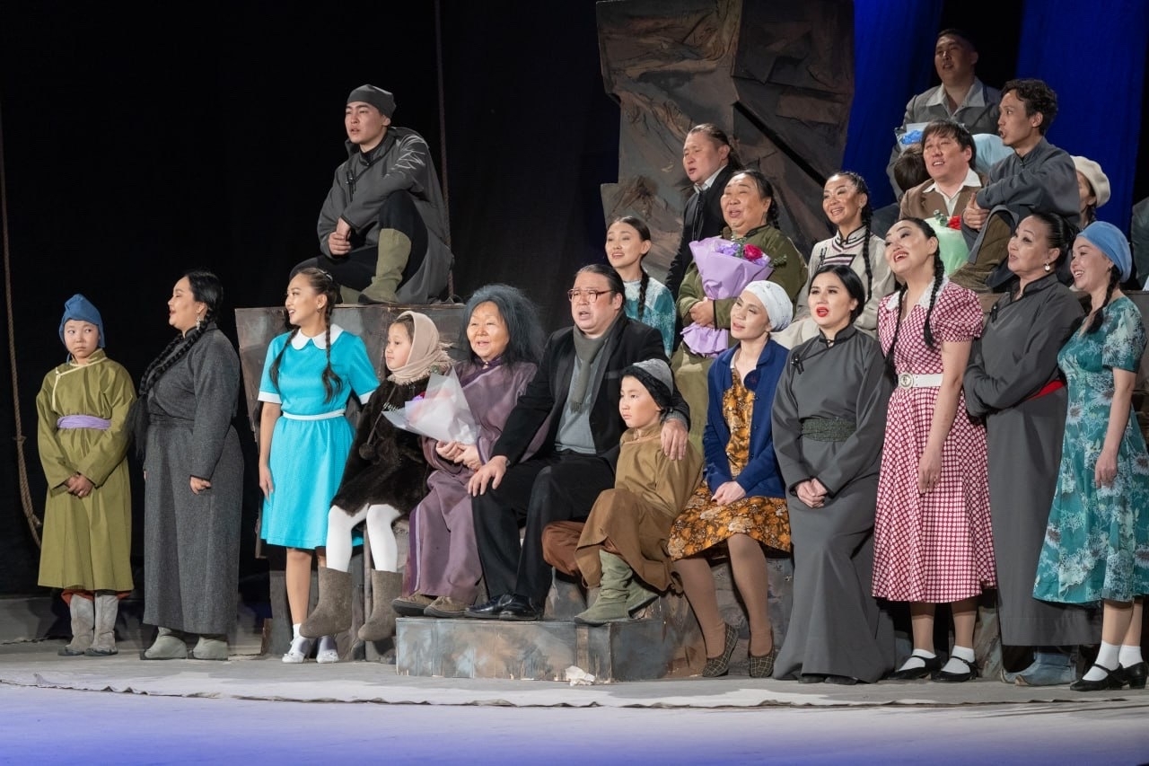 Национальный театр Тувы открыл месяц мероприятий к 120-летию Виктора Кок-оола