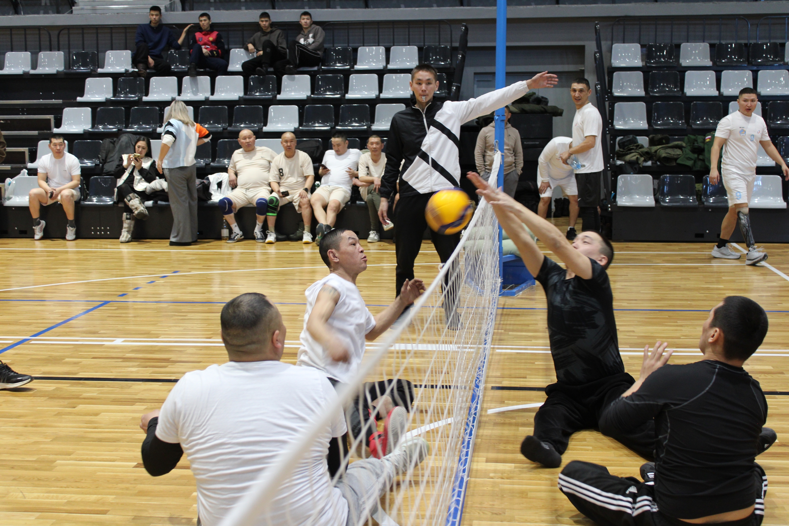 В Туве состоялся турнир по волейболу сидя среди ветеранов СВО и людей с ограниченными возможностями здоровья
