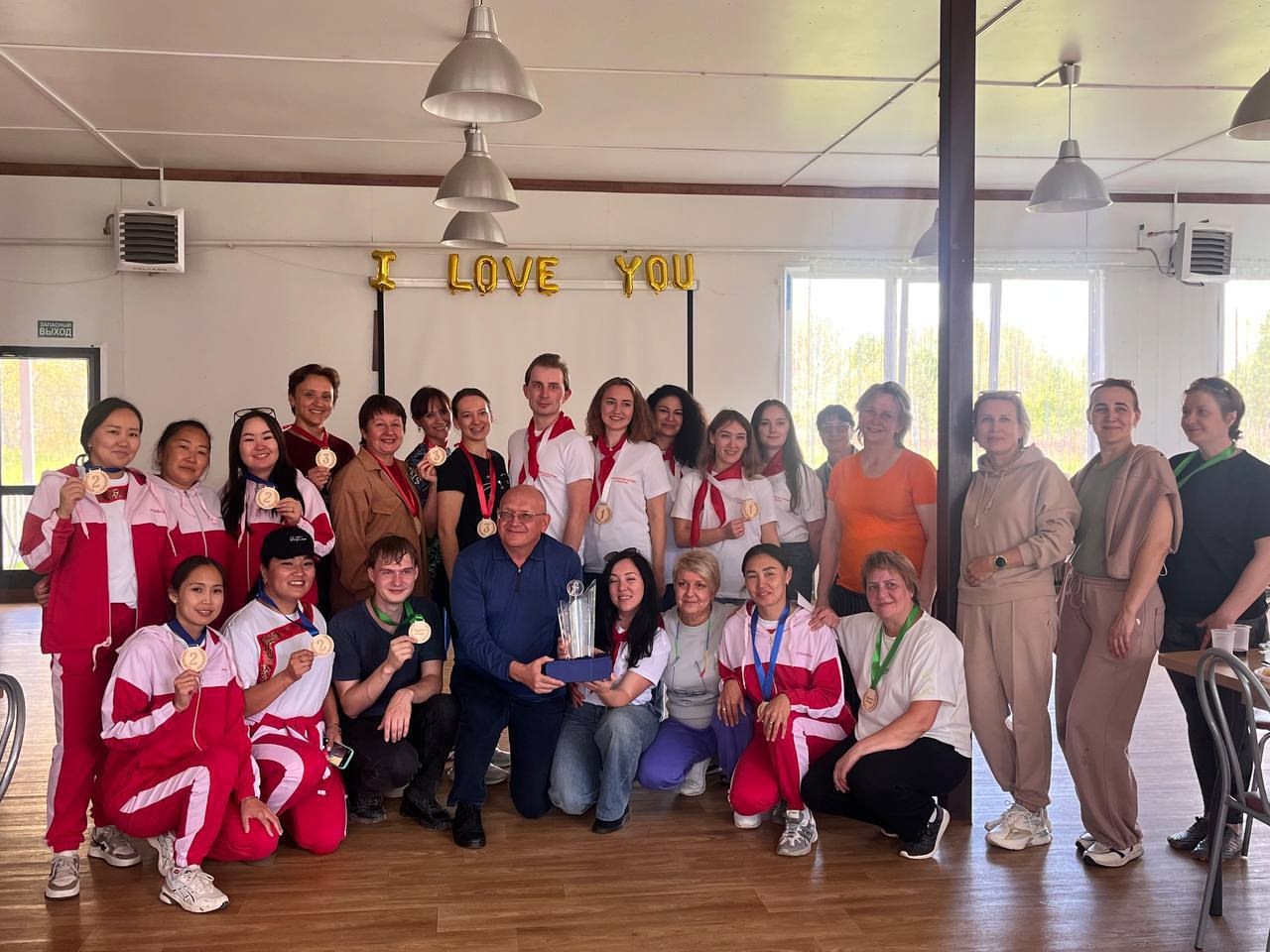 Команда из Тувы заняла второе место в межрегиональной лабораториаде медиков в Томске Команда из Тувы заняла второе место в межрегиональной лабораториаде медиков в Томске