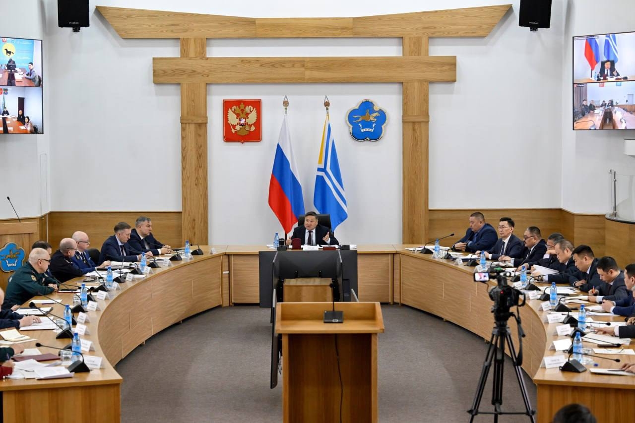 Сегодня провел первое в наступившем году заседание Координационного совещания по обеспечению правопорядка и профилактике правонарушений в Туве с участием руководителей министерств и ведомств