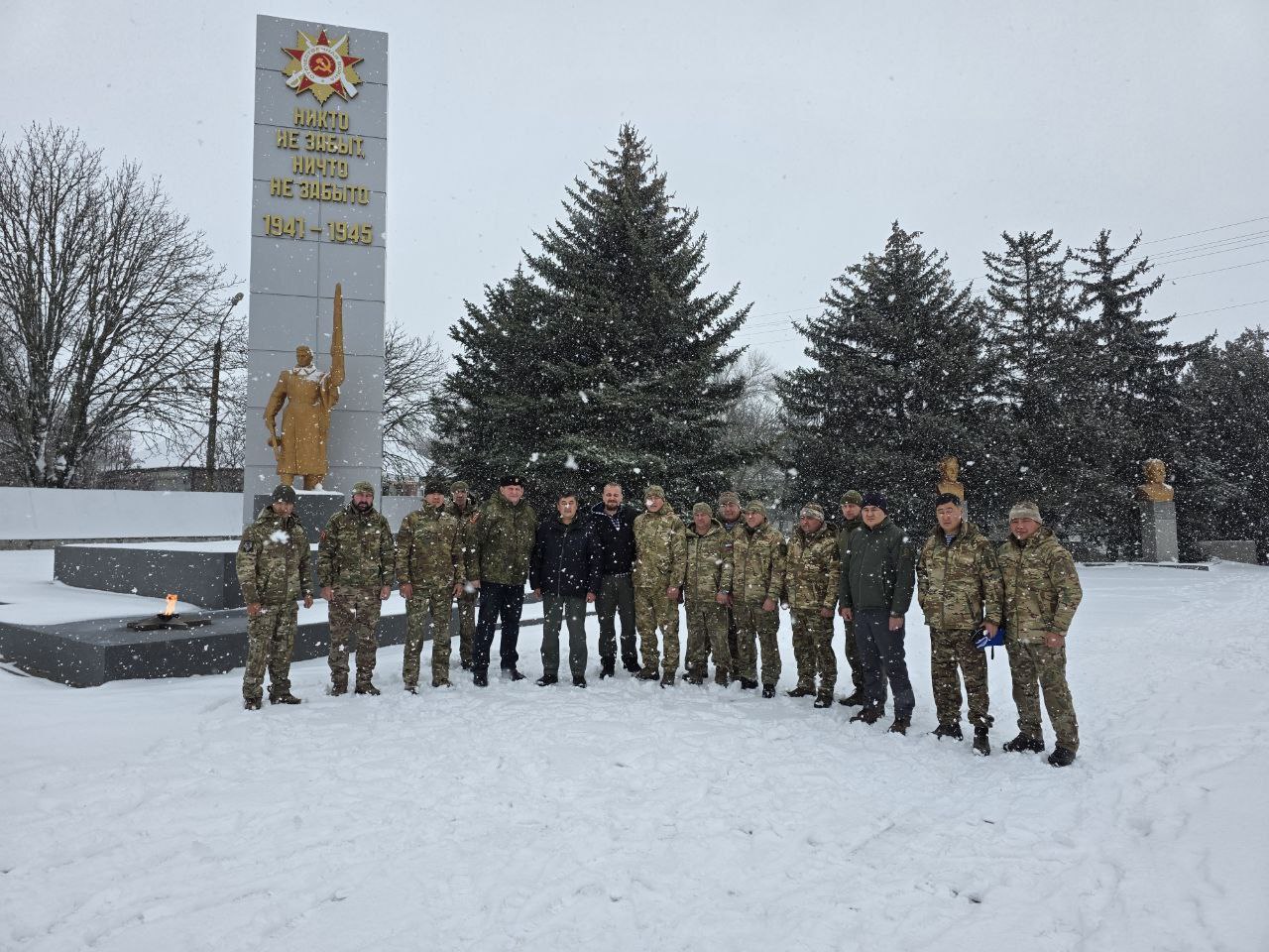 Спецпредставитель Главы Тувы навестил военнослужащих республики в зоне СВО накануне Нового года