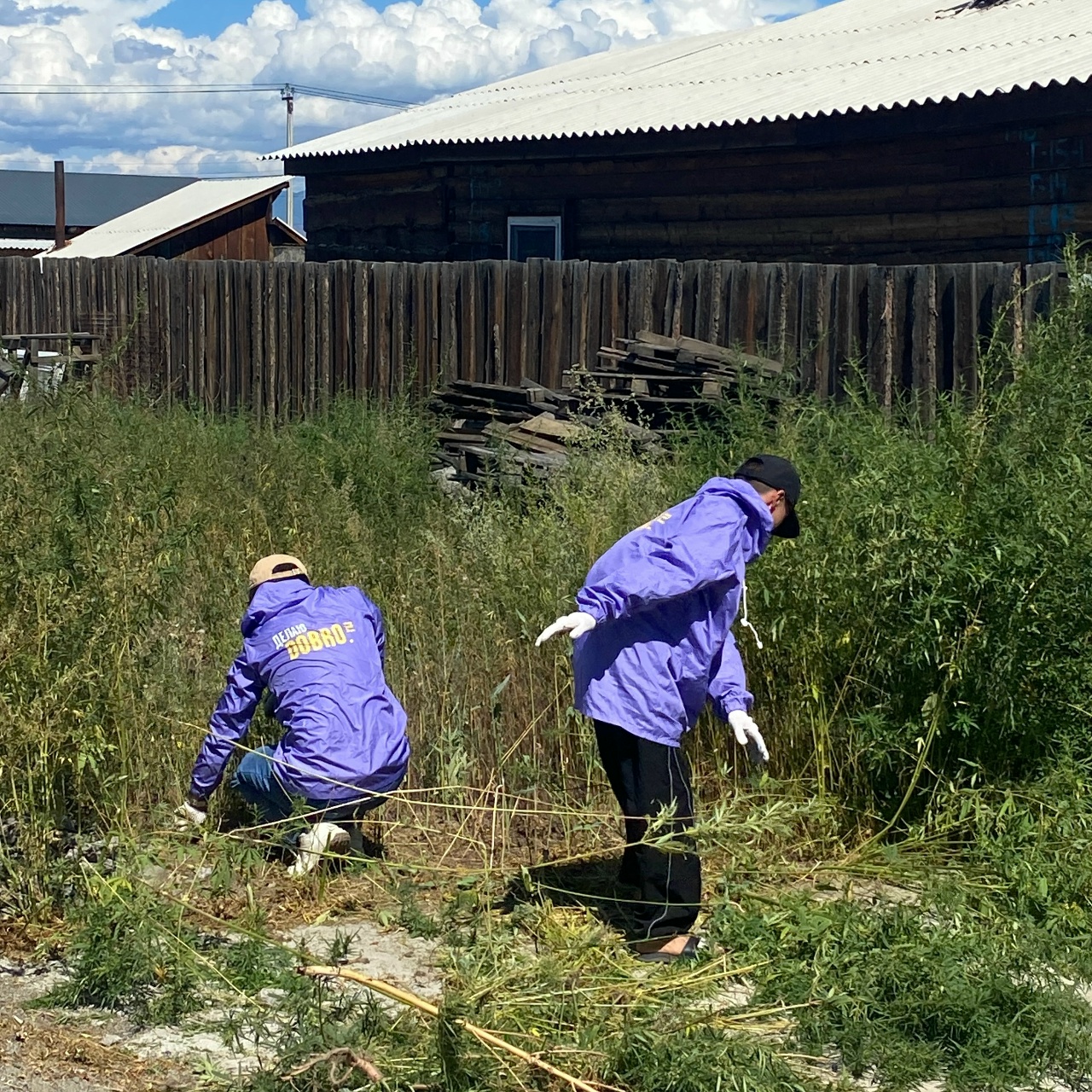 Молодежь Тувы поддерживает семьи военных в трудные времена