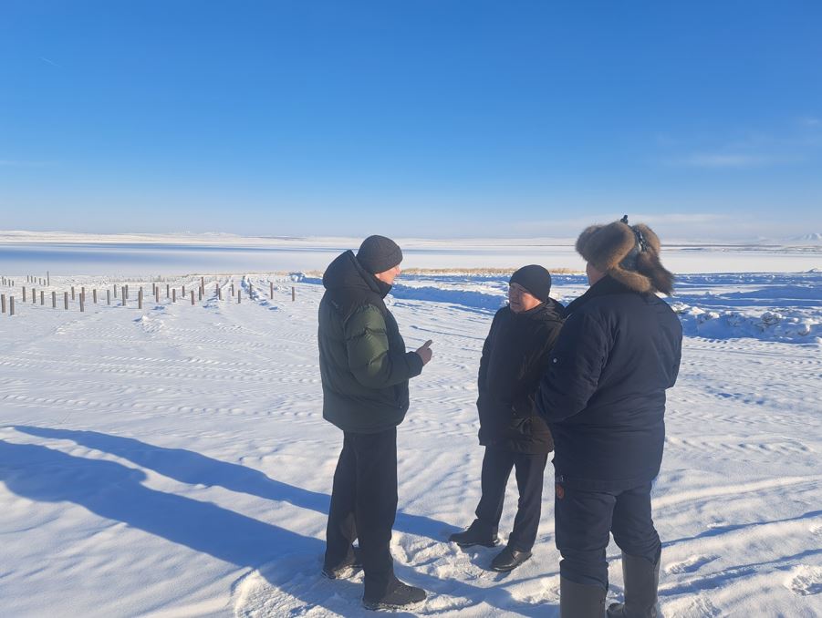 Вице-премьер Тувы Эдуард Сандан ознакомился с ходом работ на строящейся базе отдыха на озере Дус-Холь