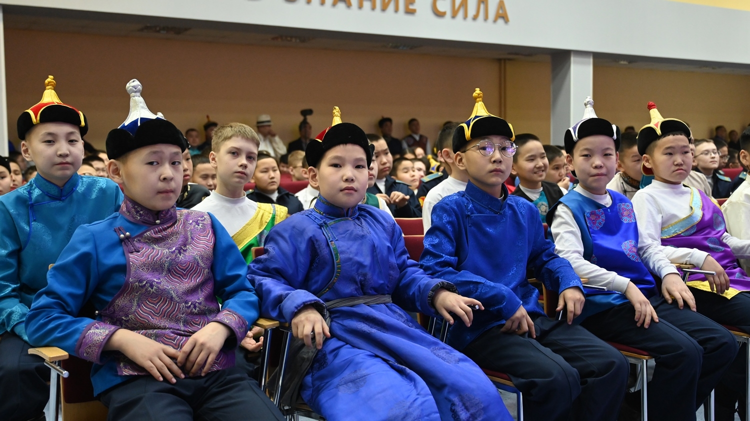 В Кызылском президентском кадетском училище отметили наступление года Красной Огненной Лошади обрядом «чолукшулга»