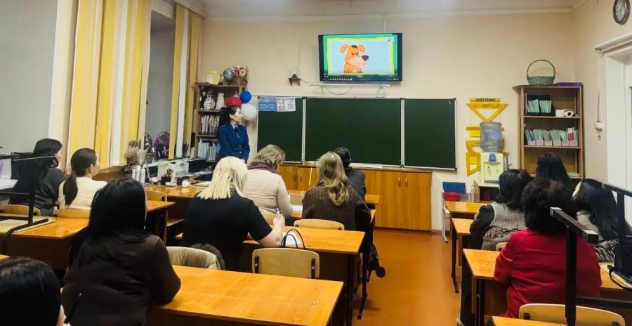 Прокуратура Кызыла на встречах со школьниками и студентами предостерегает от уголовно наказуемого дропперства