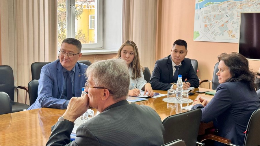 Кызыл в преддверии Международного буддийского форума украсят муралы на фасадах домов