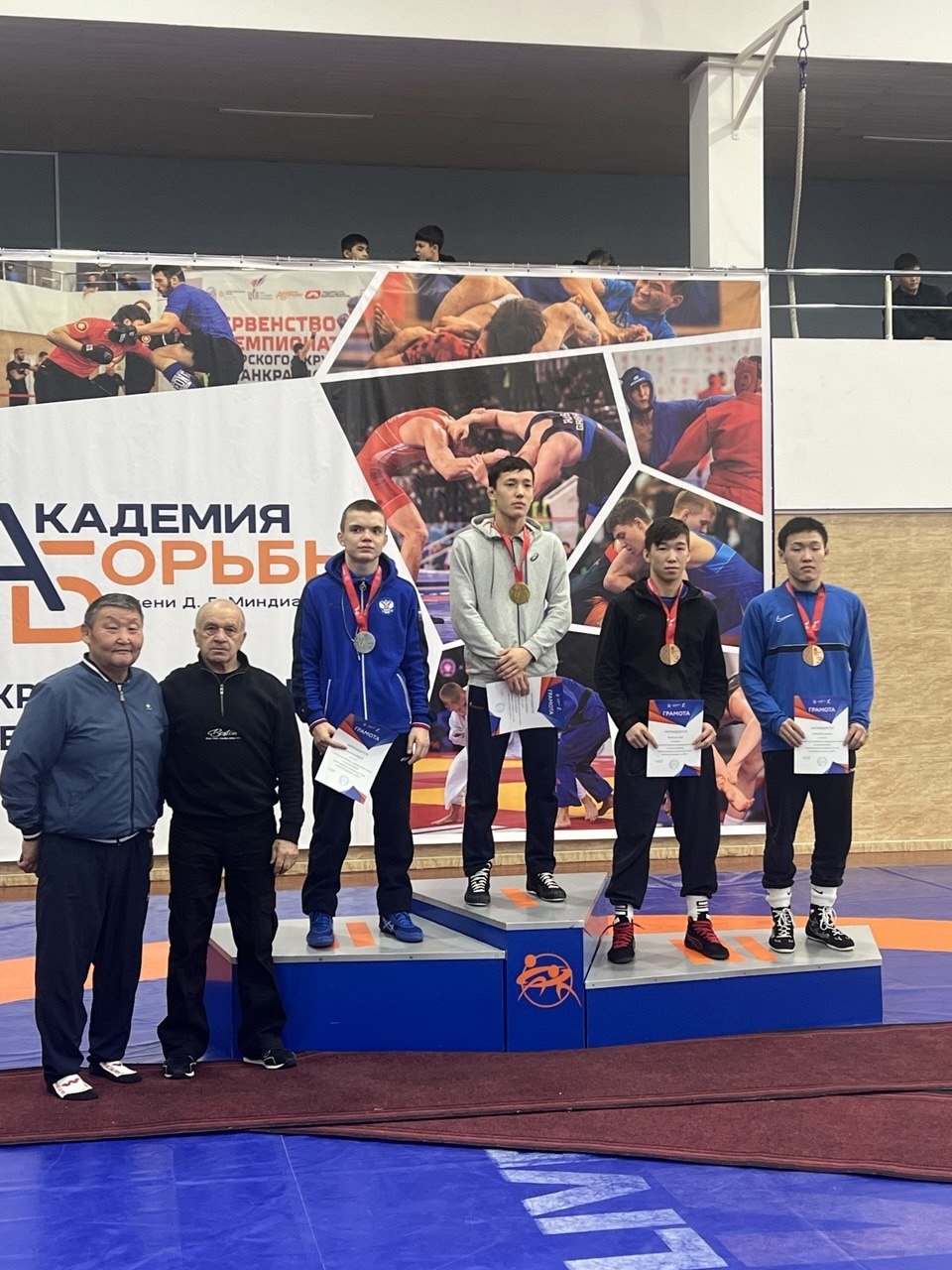 Лучшие борцы Сибири и Тувы собраны в Красноярске: подведение итогов первенства по вольной борьбе