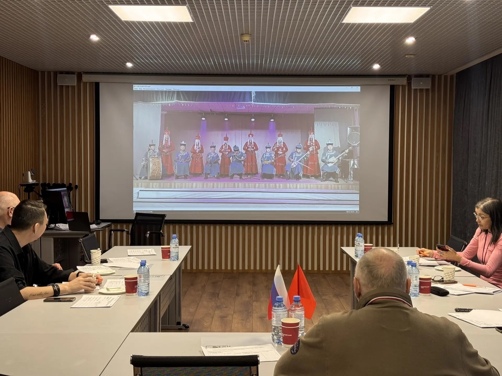   Детский фольклорный ансамбль "Дембилдей" представит наш кожуун на международном фестивале