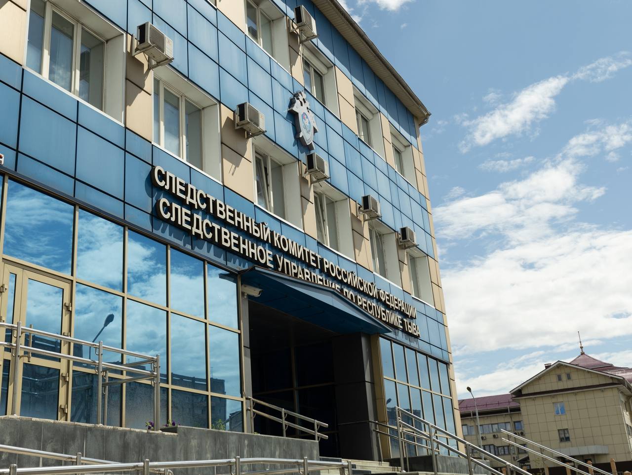 Глава Тувы поздравил сотрудников СК РФ с 15-летием ведомства