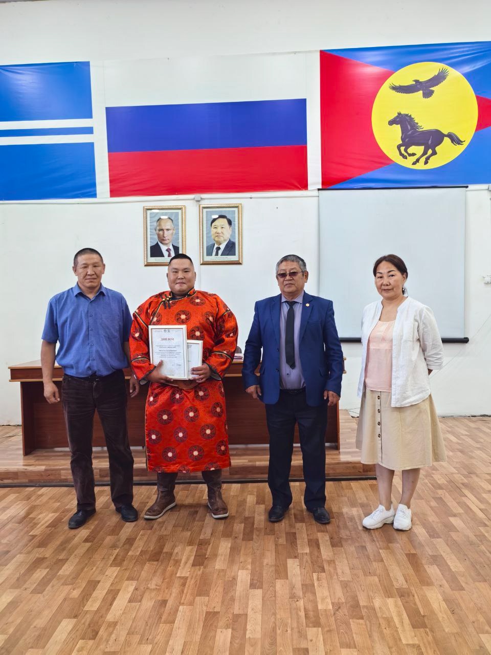 Хотя празднование Наадыма уже осталось позади, хочу, чтобы вы знали и гордились своими земляками