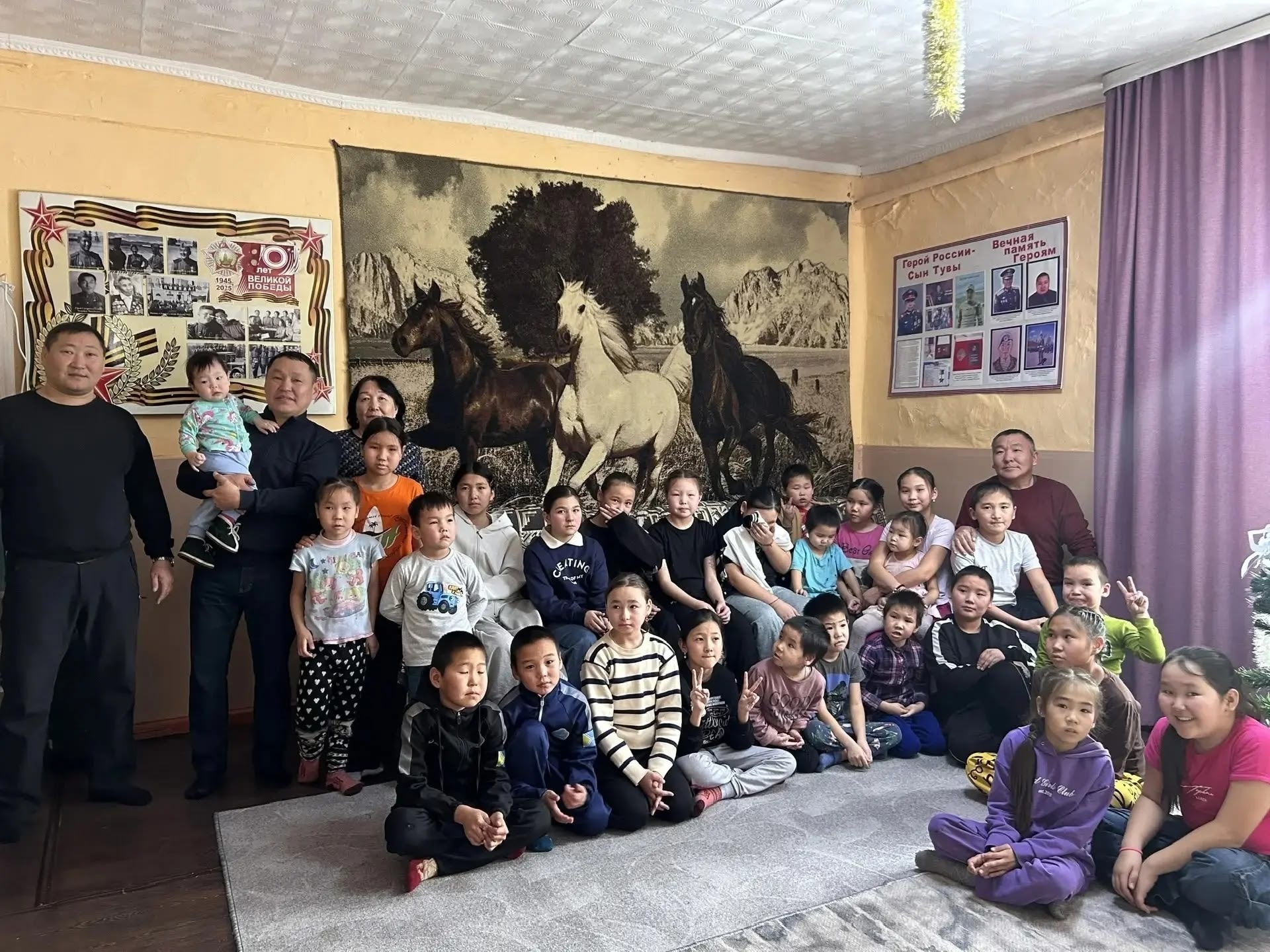 Сегодня с рабочим визитом у нас в кожууне был Министр труда и социальной политики РТ Эдуард Феликсович Сандан, проверил состояние общественной безопасности и правопорядка; состояние мониторинга за прохождением отопительного сезона; состояние социальной сф