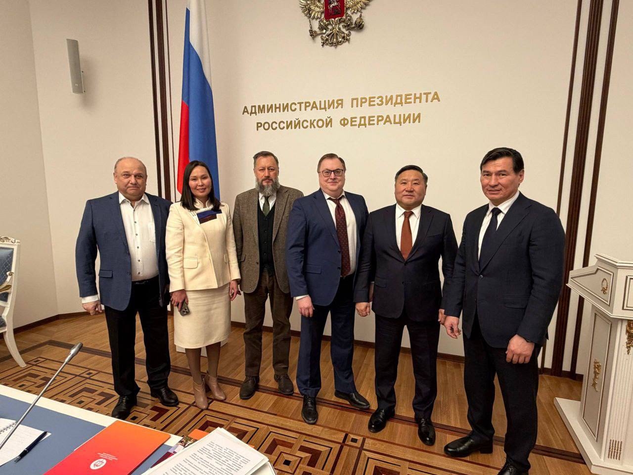 Принял участие в заседании Попечительского совета Фонда содействия буддийскому образованию и исследованиям