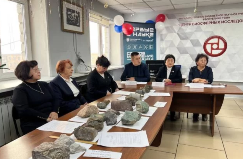 В Туве появился первый научный клуб школьников «Геосфера»