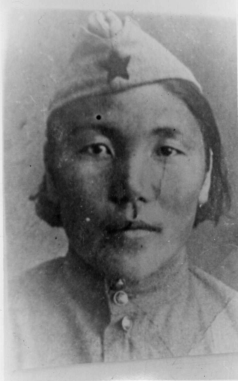 Рубрика «Эхо Победы» <p> <p>Бичен Ховалыг - участница Великой Отечественной войны <p> <p>Бичен Ховалыг Терек-оол уруу, по советскому паспорту Биче-Кыс Роза Терек-ооловна