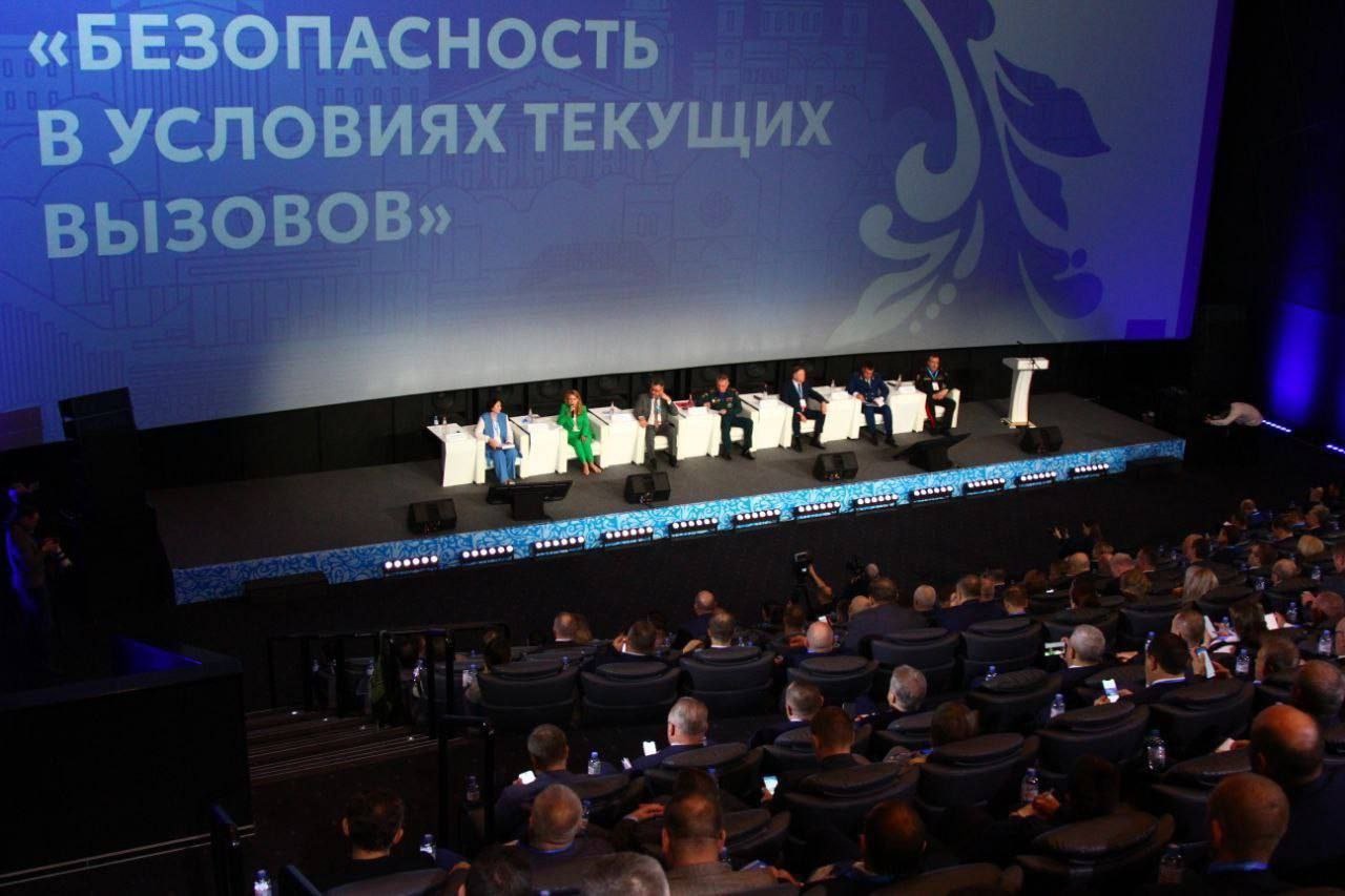 Дорогие коллеги и друзья! Дорогие коллеги и друзья!