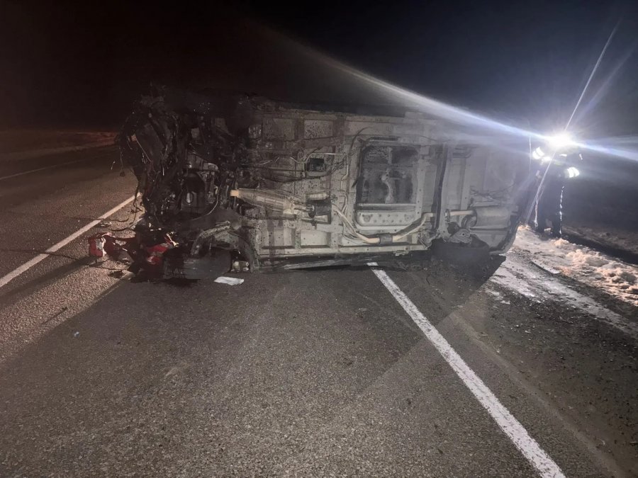 Три человека погибли в аварии в Туве после столкновения двух машин